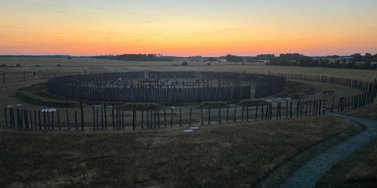 Ringheiligtum Pömmelte in Abendstimmung